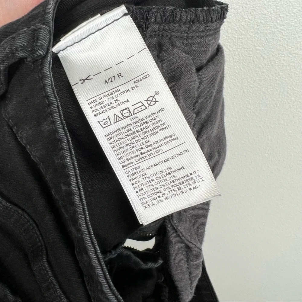 GAP Mid Rise Black Skinny Jeans 4‎